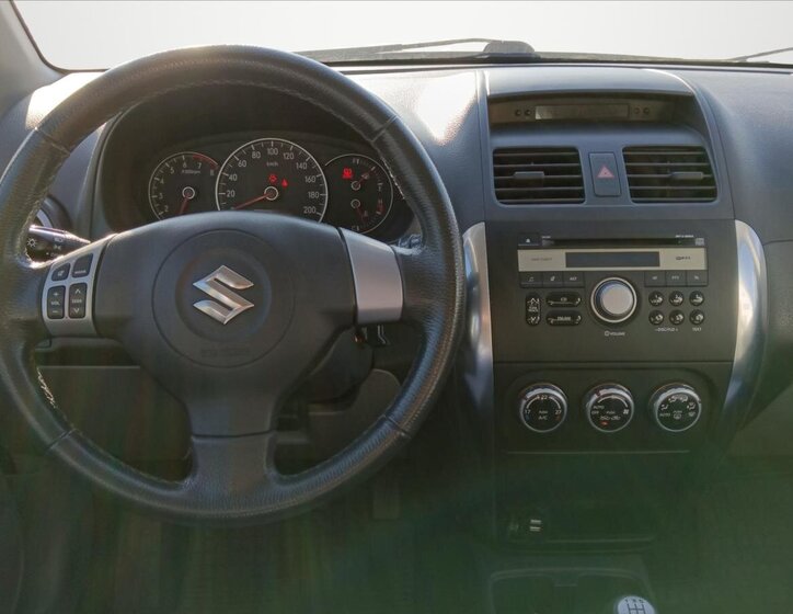 Suzuki SX4 9