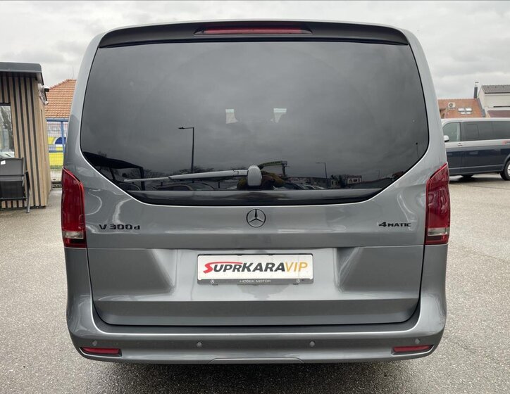 Mercedes-Benz Třídy V MPV 2,0 l 174 kw