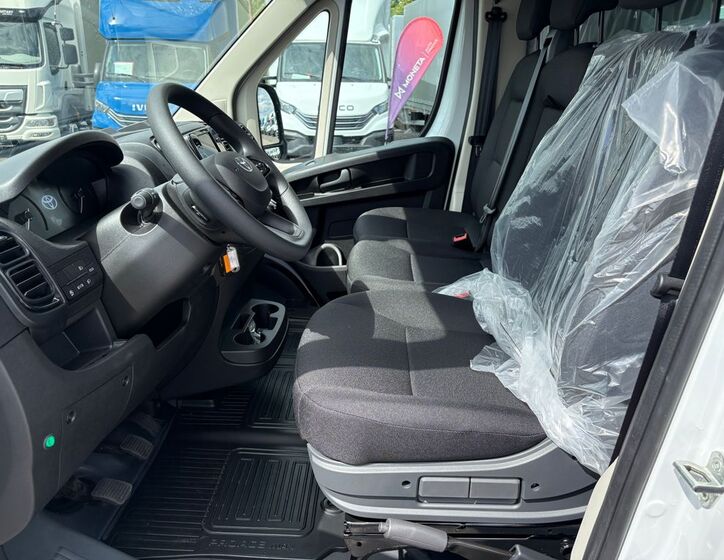 Toyota Proace Max 8