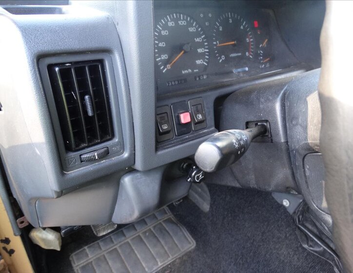 Nissan Ostatní Pick-up 2,8 l 85 kw