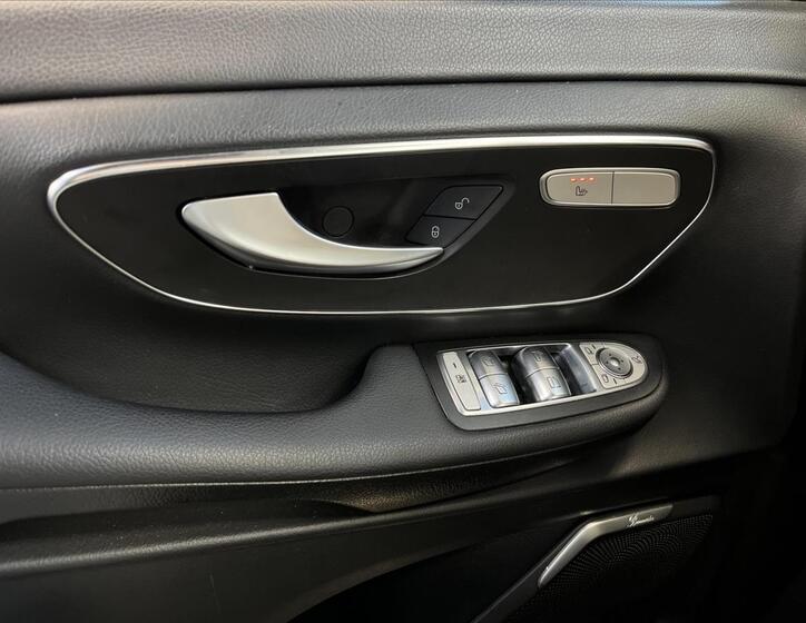 Mercedes-Benz Třídy V 12