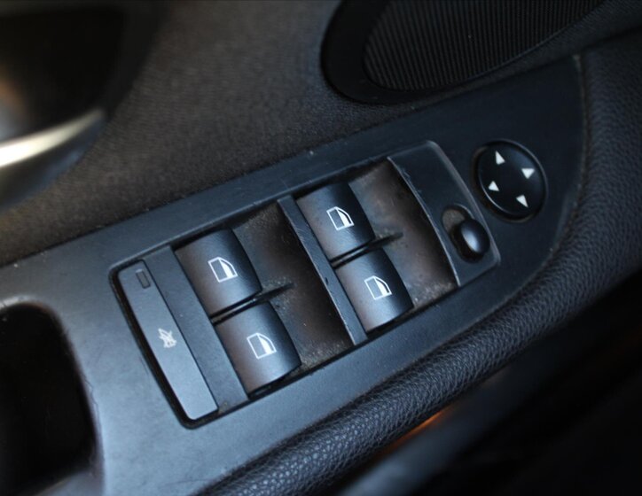 BMW Řada 5 Kombi 3,0 l 145 kw