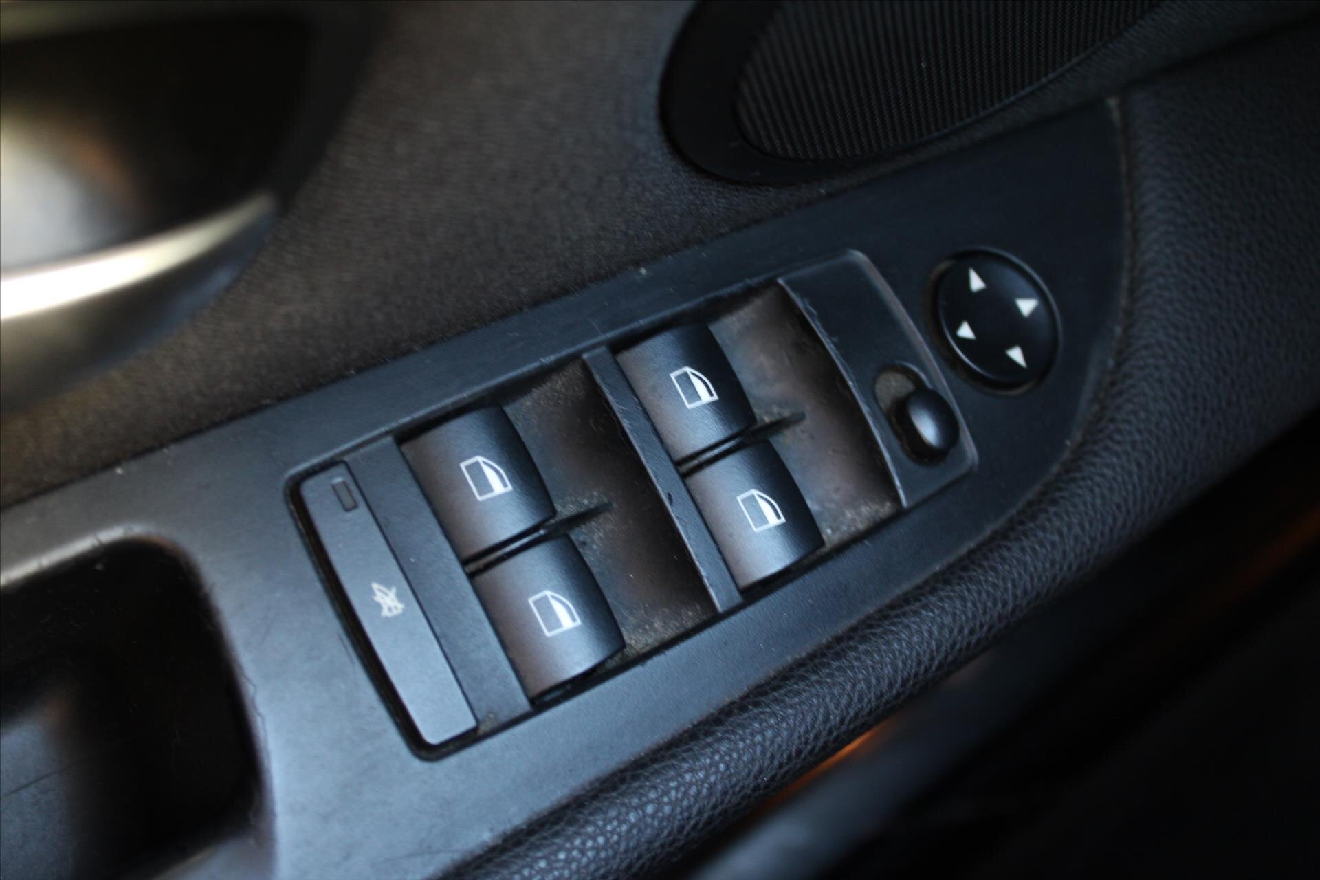 BMW Řada 5 Kombi 3,0 l 145 kw