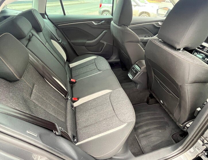 Škoda Scala Hatchback 1,0 l 85 kw