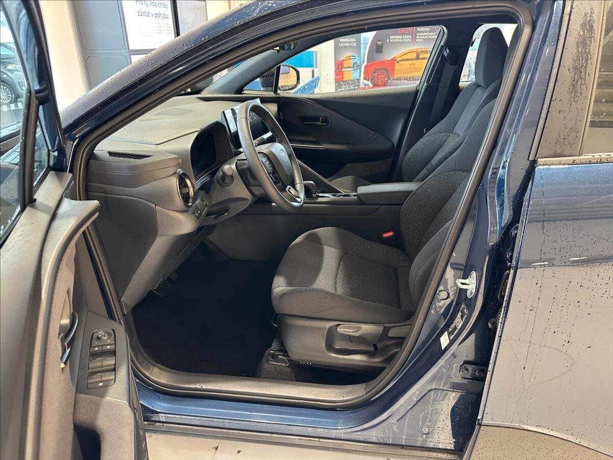 Toyota C-HR SUV 1,8 l 103 kw