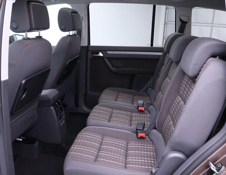 Volkswagen Touran 16