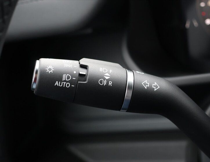 Land Rover Defender SUV / Terénní 5,0 l 313 kw