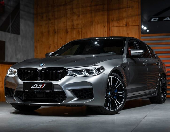 BMW M5 4
