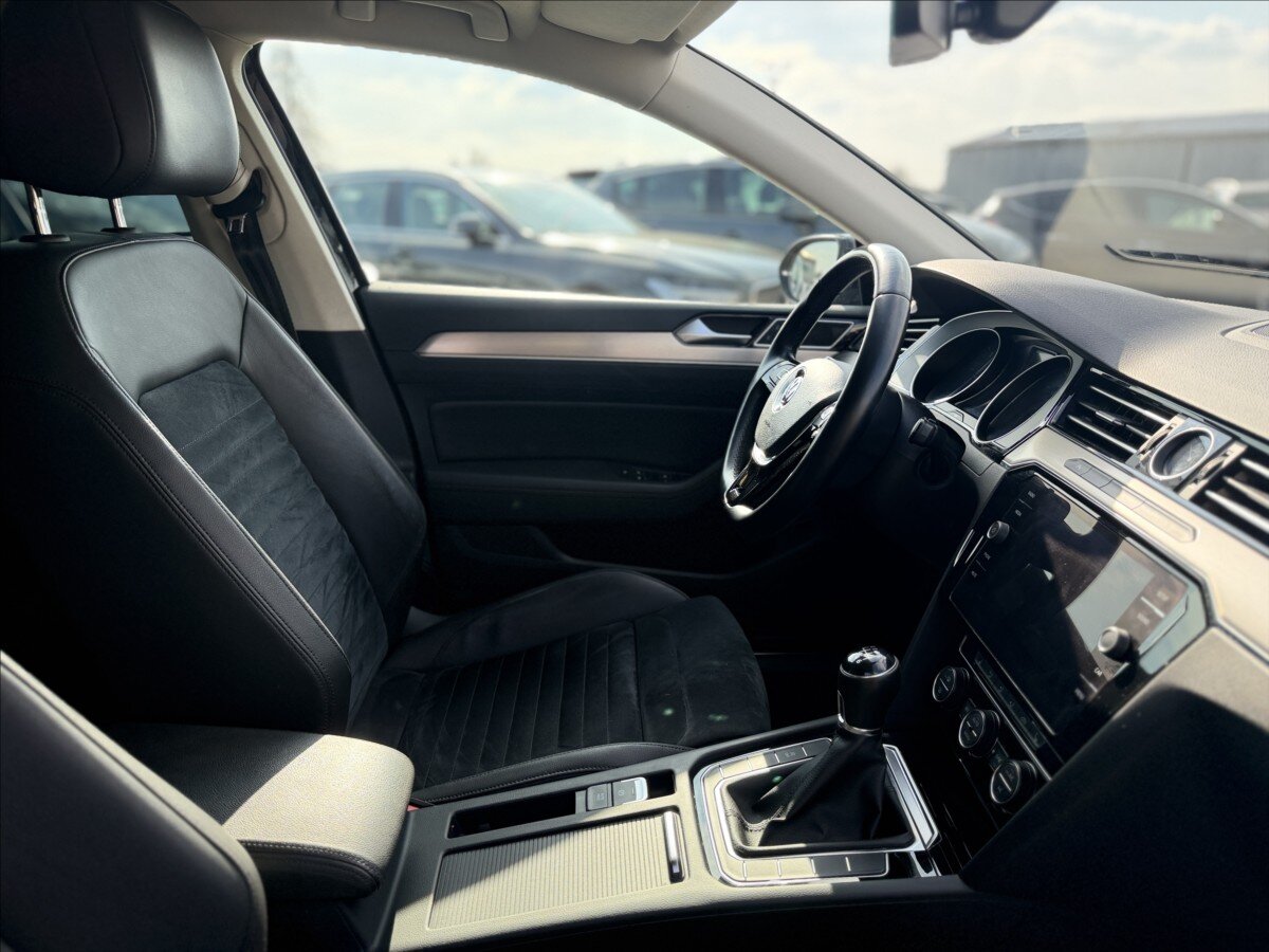 Volkswagen Passat Sedan / Limuzína 2,0 l 110 kw