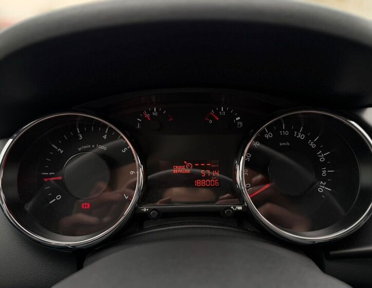 Peugeot 3008 MPV 1,6 l 88 kw