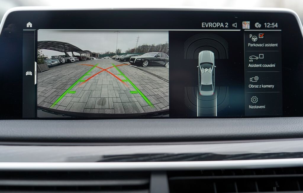 BMW Řada 7 Sedan 3,0 l 210 kw