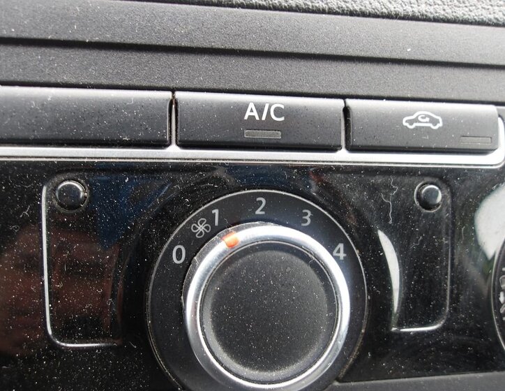 Volkswagen Caddy Skříň 1,6 l 55 kw