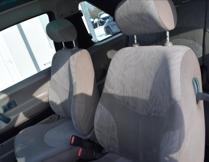 Land Rover Freelander Kombi 2,0 l 71 kw