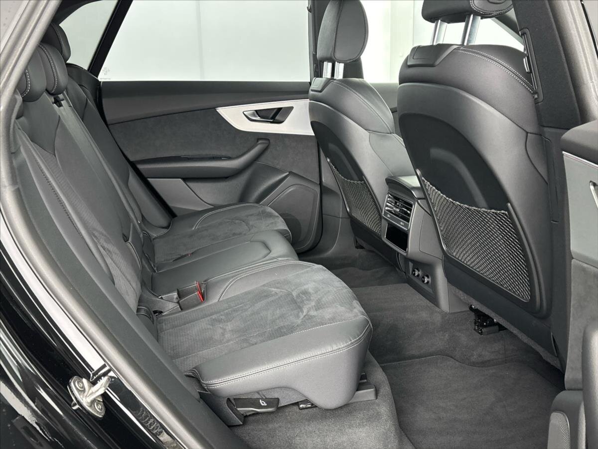 Audi Q8 SUV / Terénní 3,0 l 210 kw