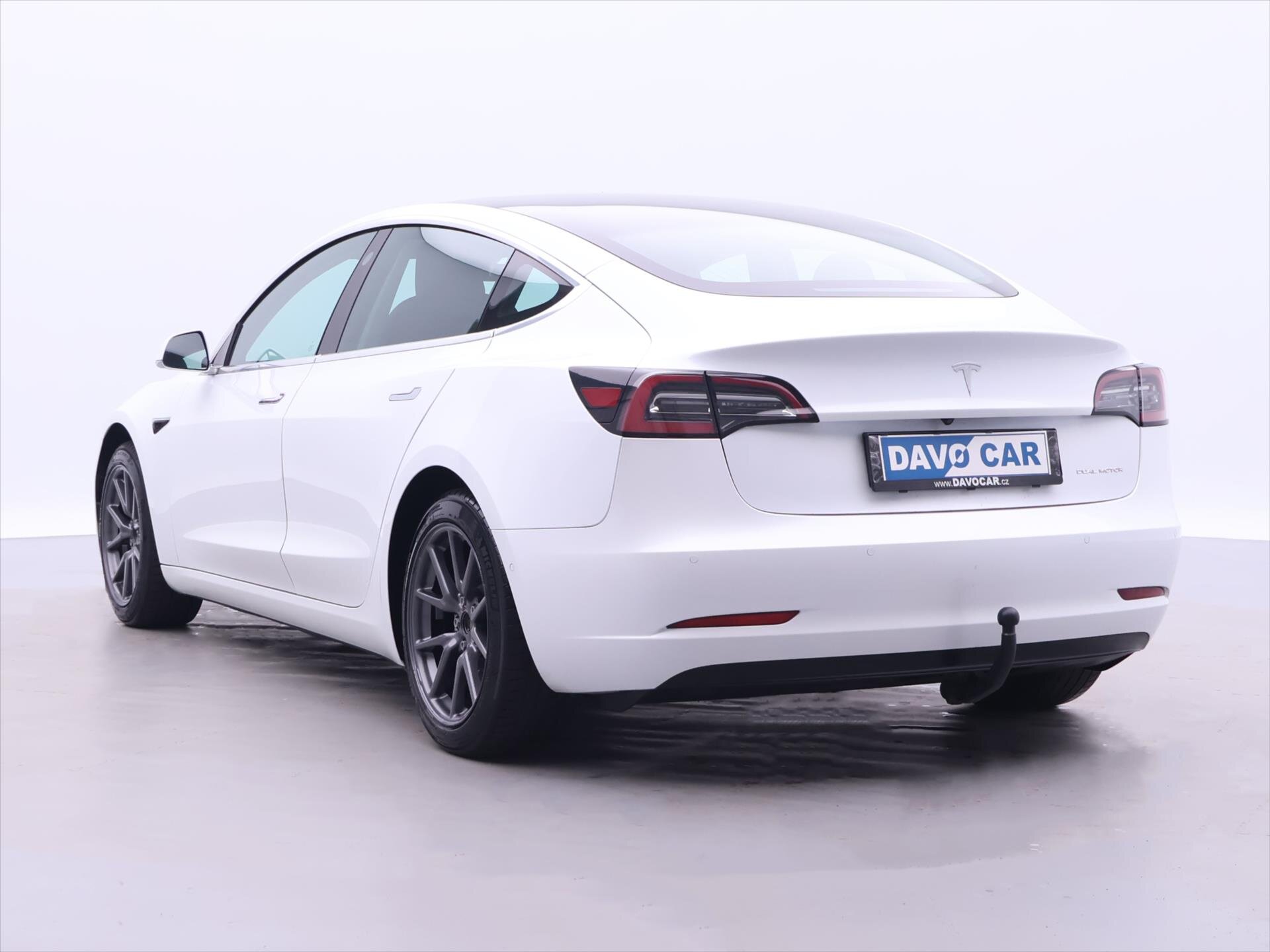 Tesla Model 3 Sedan 0,0 324 kw