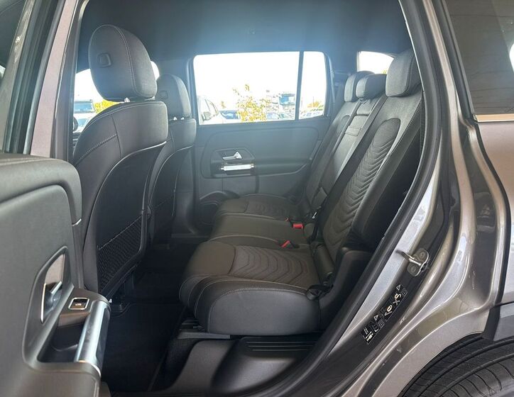 Mercedes-Benz EQB 15