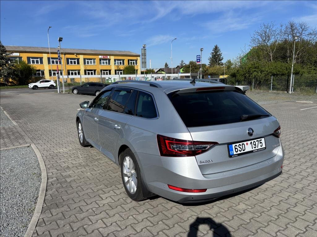 Škoda Superb Kombi 1,5 l 110 kw