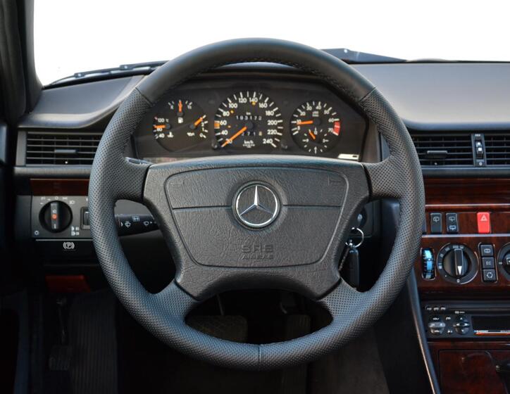 Mercedes-Benz 124 15