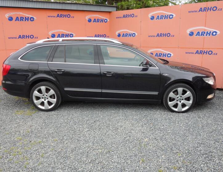 Škoda Superb 8