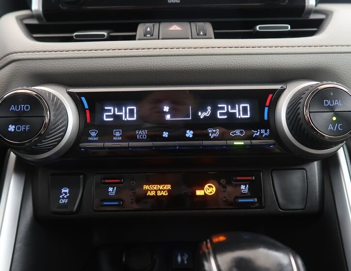 Toyota RAV4 SUV / Terénní 2,5 l 131 kw