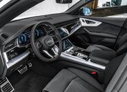 Audi Q8 11