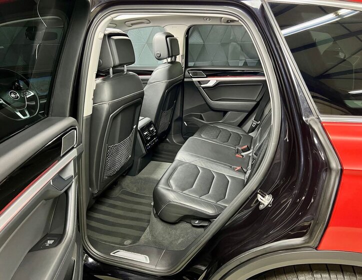 Volkswagen Touareg SUV / Terénní 3,0 l 210 kw