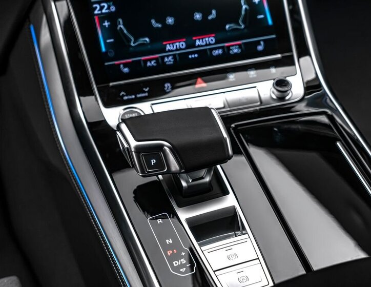 Audi Q8 SUV 3,0 l 210 kw