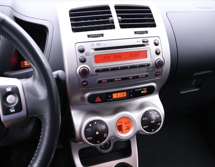 Toyota Urban Cruiser 17