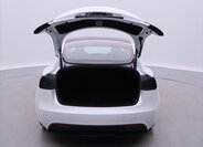 Tesla Model 3 Sedan / Limuzína 0,0 208 kw