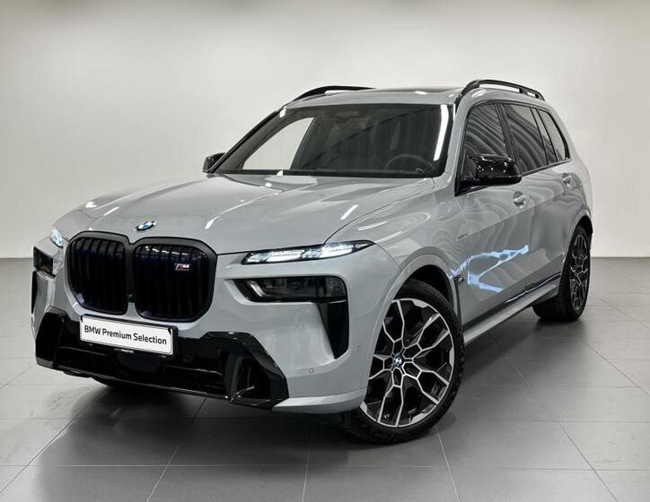 BMW X7 SUV 4,4 l 390 kw
