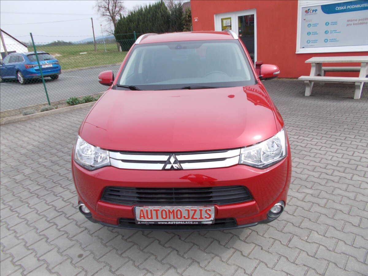 Mitsubishi Outlander SUV / Terénní 2,0 l 110 kw