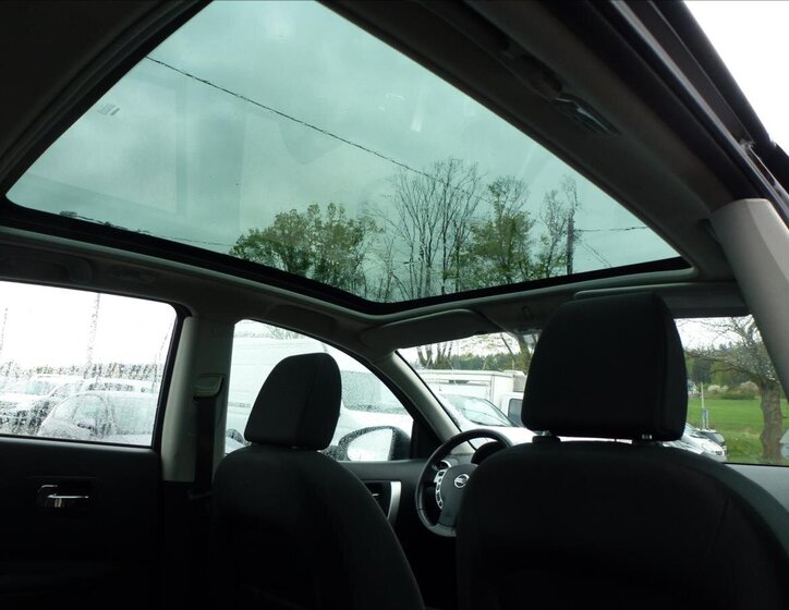 Nissan Qashqai SUV / Terénní 2,0 l 104 kw