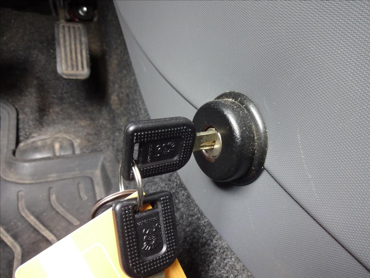 Peugeot 107 Hatchback 998,0 50 kw