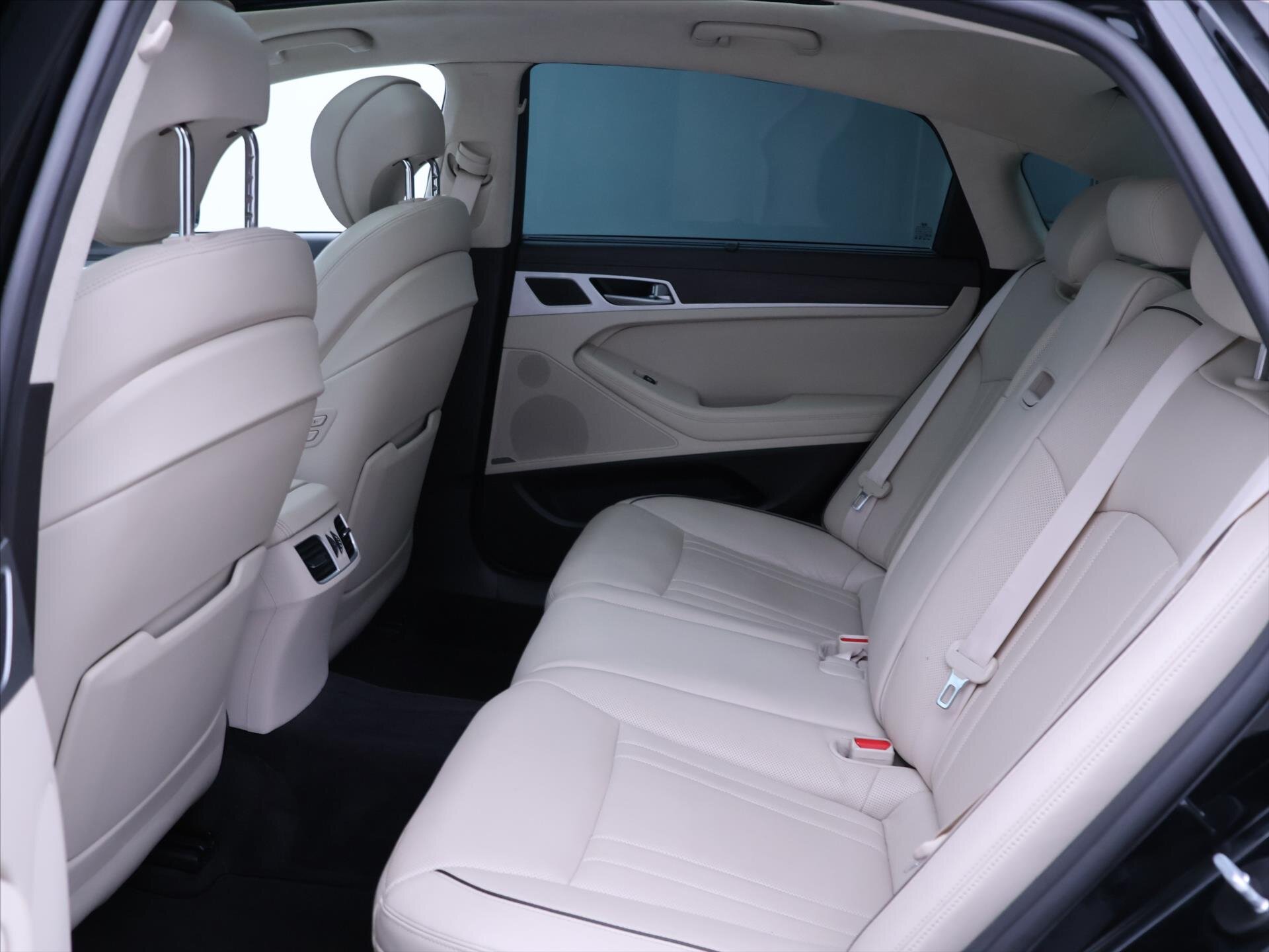 Hyundai Genesis Sedan 3,8 l 232 kw