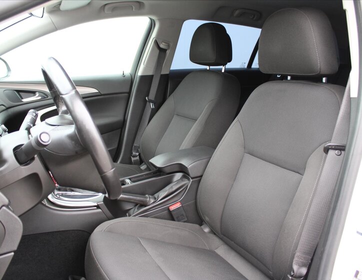 Opel Insignia Kombi 2,0 l 118 kw