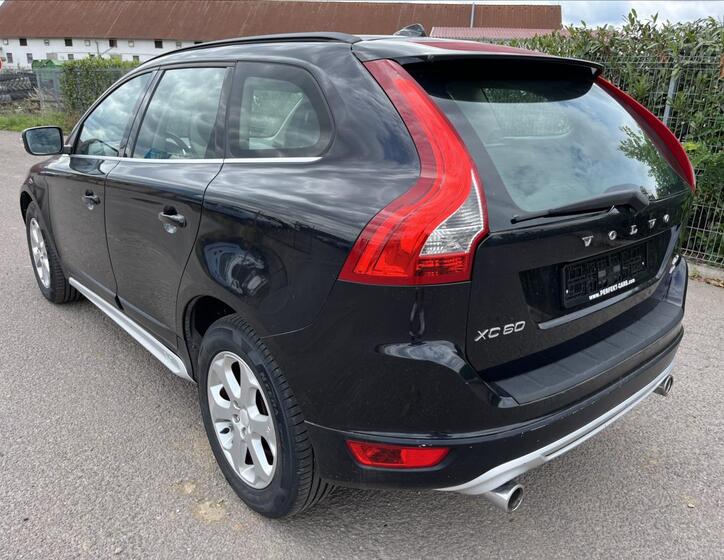 Volvo XC60 8
