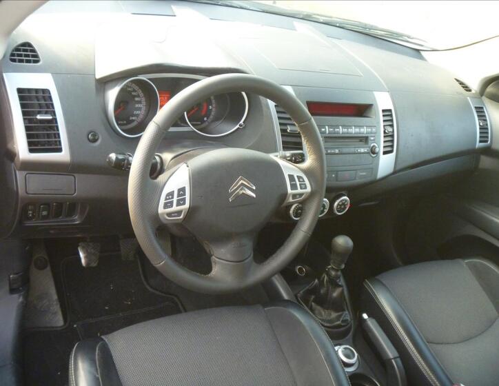 Citroën C-Crosser 10