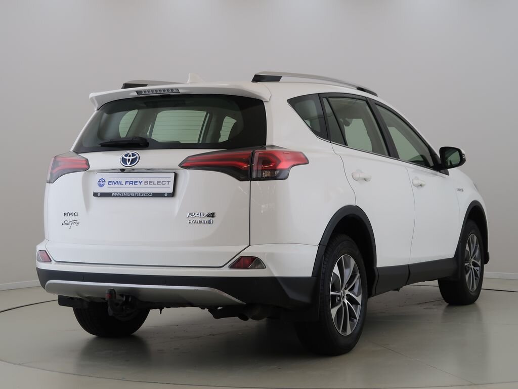 Toyota RAV4 SUV / Terénní 2,5 l 114 kw