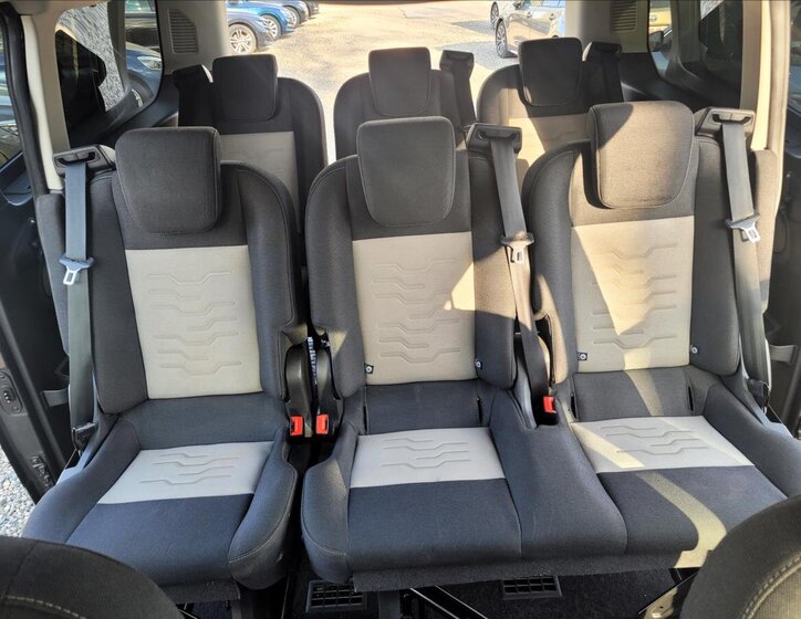 Ford Tourneo Custom MPV 2,0 l 125 kw