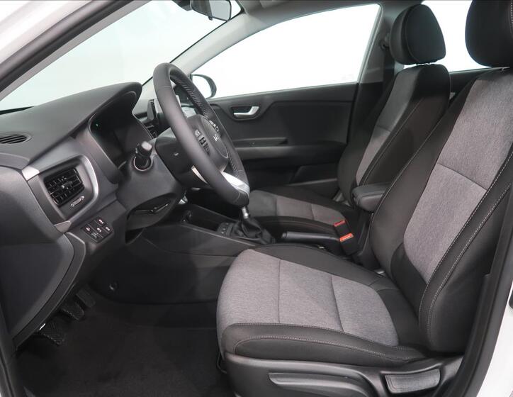 KIA Stonic SUV 1,2 l 57 kw