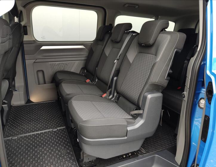 Volkswagen Caravelle 19