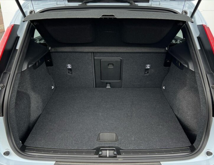 Volvo EX40 Kombi 0,0 175 kw