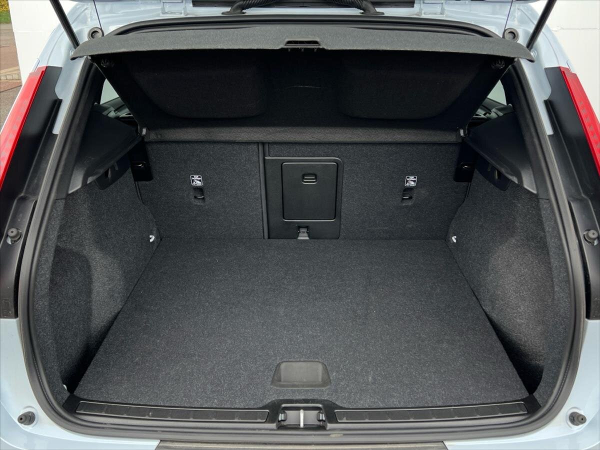 Volvo EX40 Kombi 0,0 175 kw
