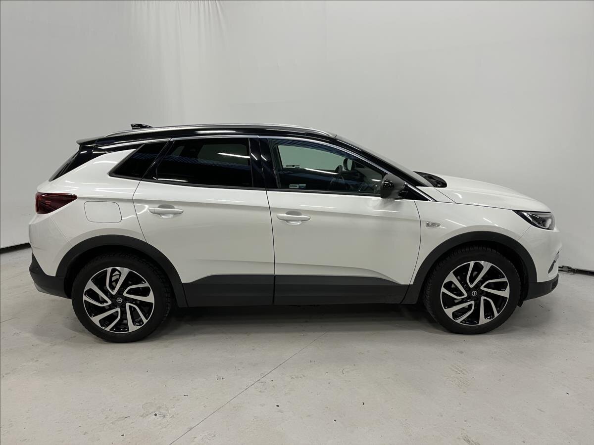Opel Grandland X SUV / Terénní 1,2 l 96 kw