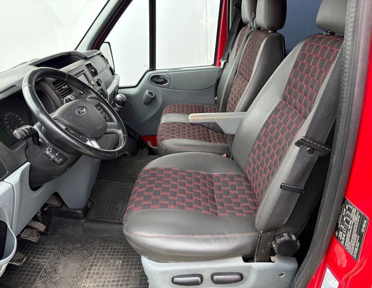 Ford Transit Kombi 2,4 l 103 kw