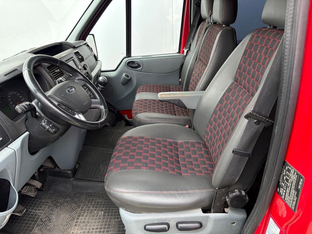 Ford Transit Kombi 2,4 l 103 kw