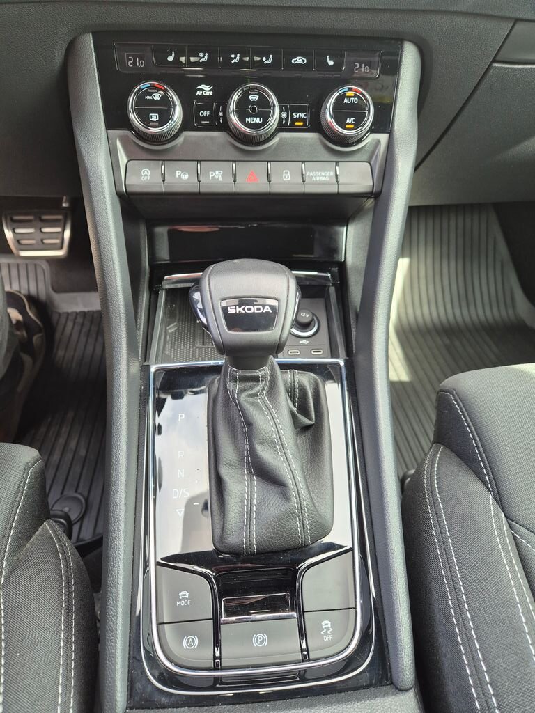 Škoda Karoq SUV / Terénní 1,5 l 110 kw