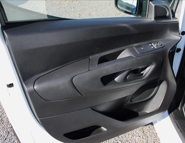 Opel Combo Skříň 1,5 l 96 kw