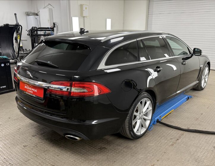 Jaguar XF Kombi 3,0 l 202 kw