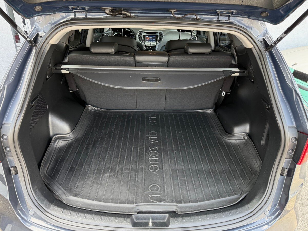 Hyundai Santa Fe SUV / Terénní 2,2 l 145 kw